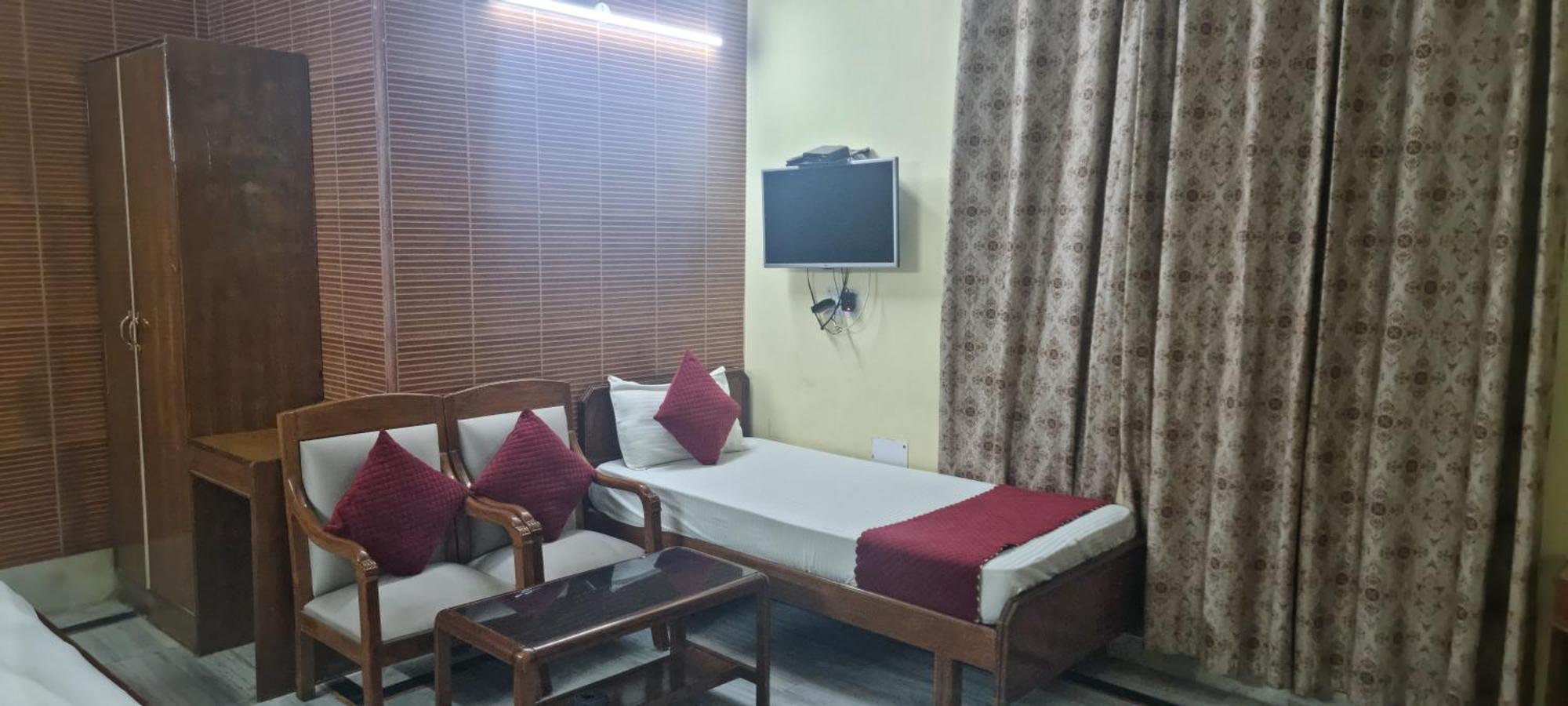 Hotel Har Ki Pauri By Around Stays Haridwār Exterior photo