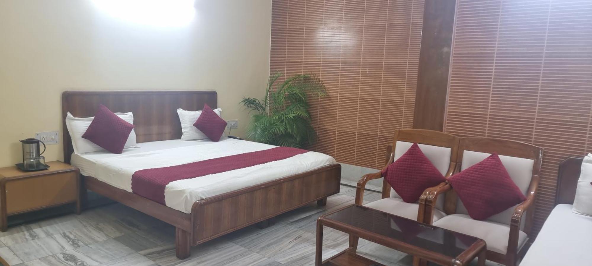 Hotel Har Ki Pauri By Around Stays Haridwār Exterior photo