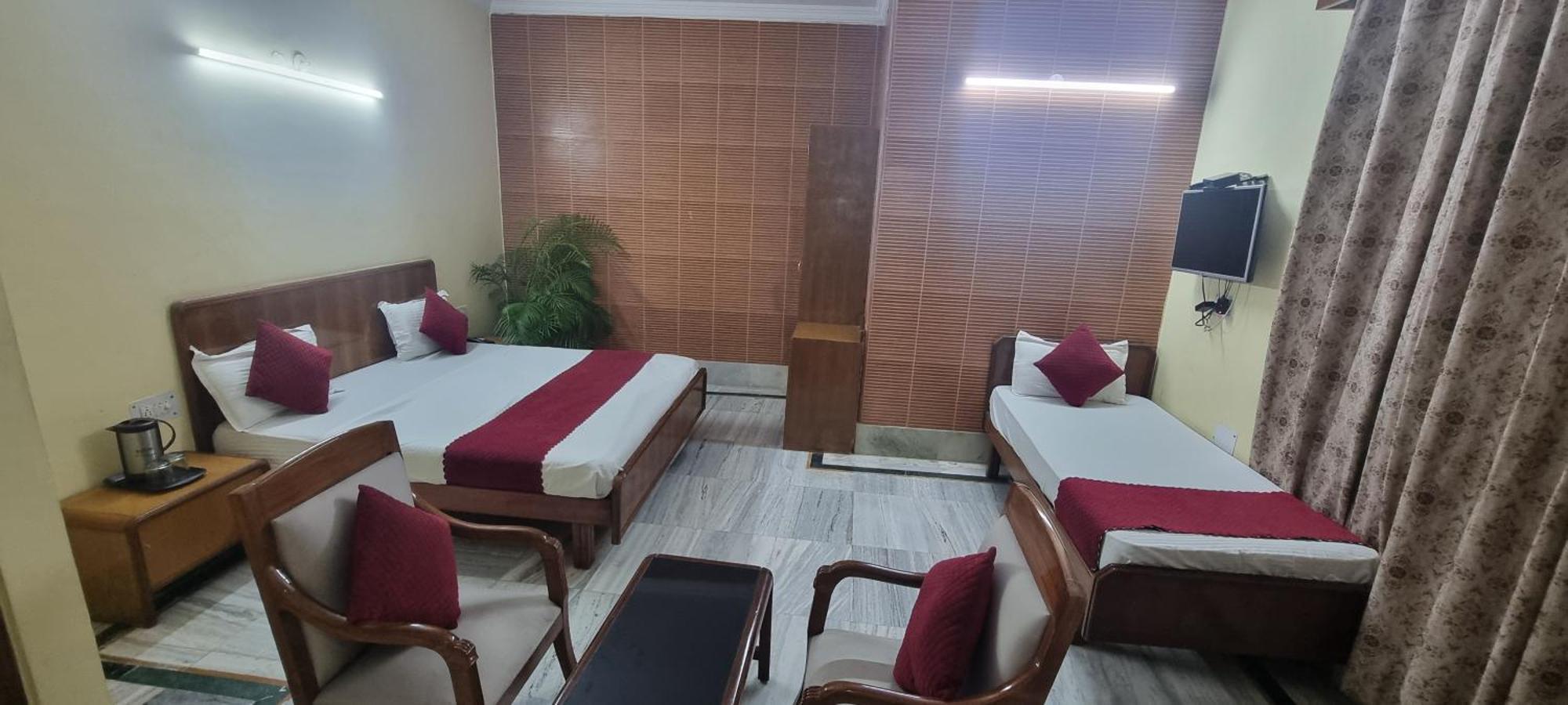 Hotel Har Ki Pauri By Around Stays Haridwār Exterior photo