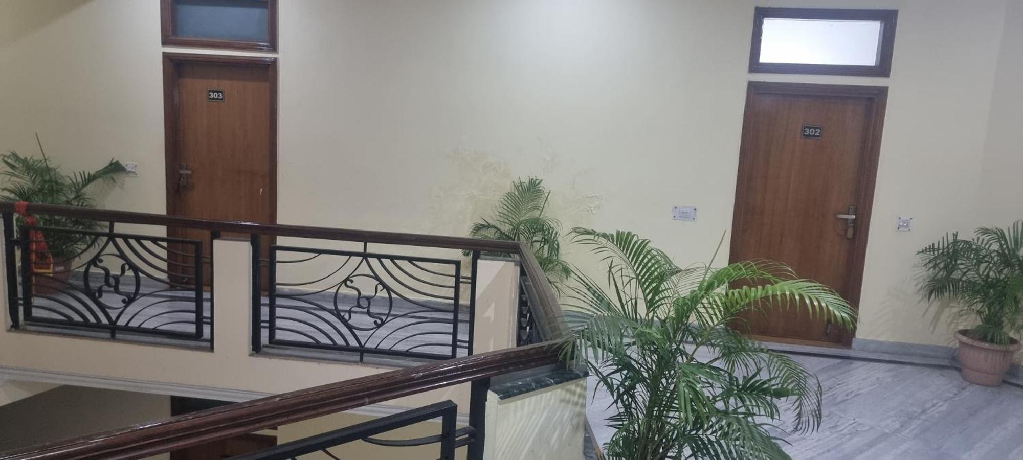 Hotel Har Ki Pauri By Around Stays Haridwār Exterior photo
