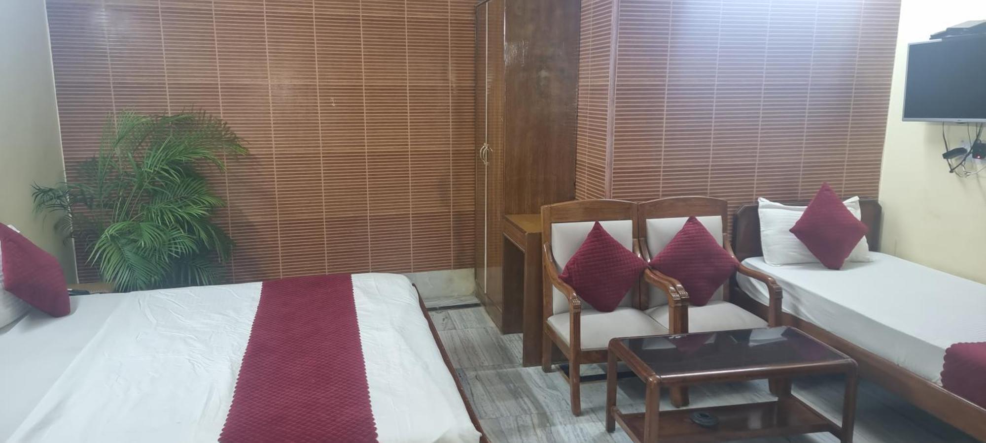 Hotel Har Ki Pauri By Around Stays Haridwār Exterior photo
