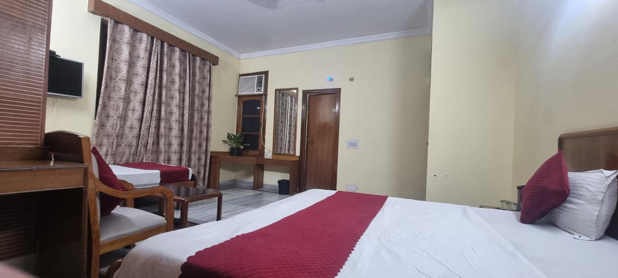 Hotel Har Ki Pauri By Around Stays Haridwār Exterior photo