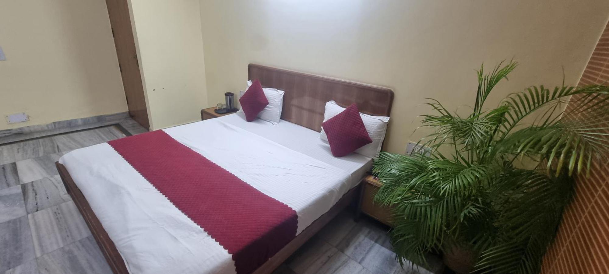 Hotel Har Ki Pauri By Around Stays Haridwār Exterior photo