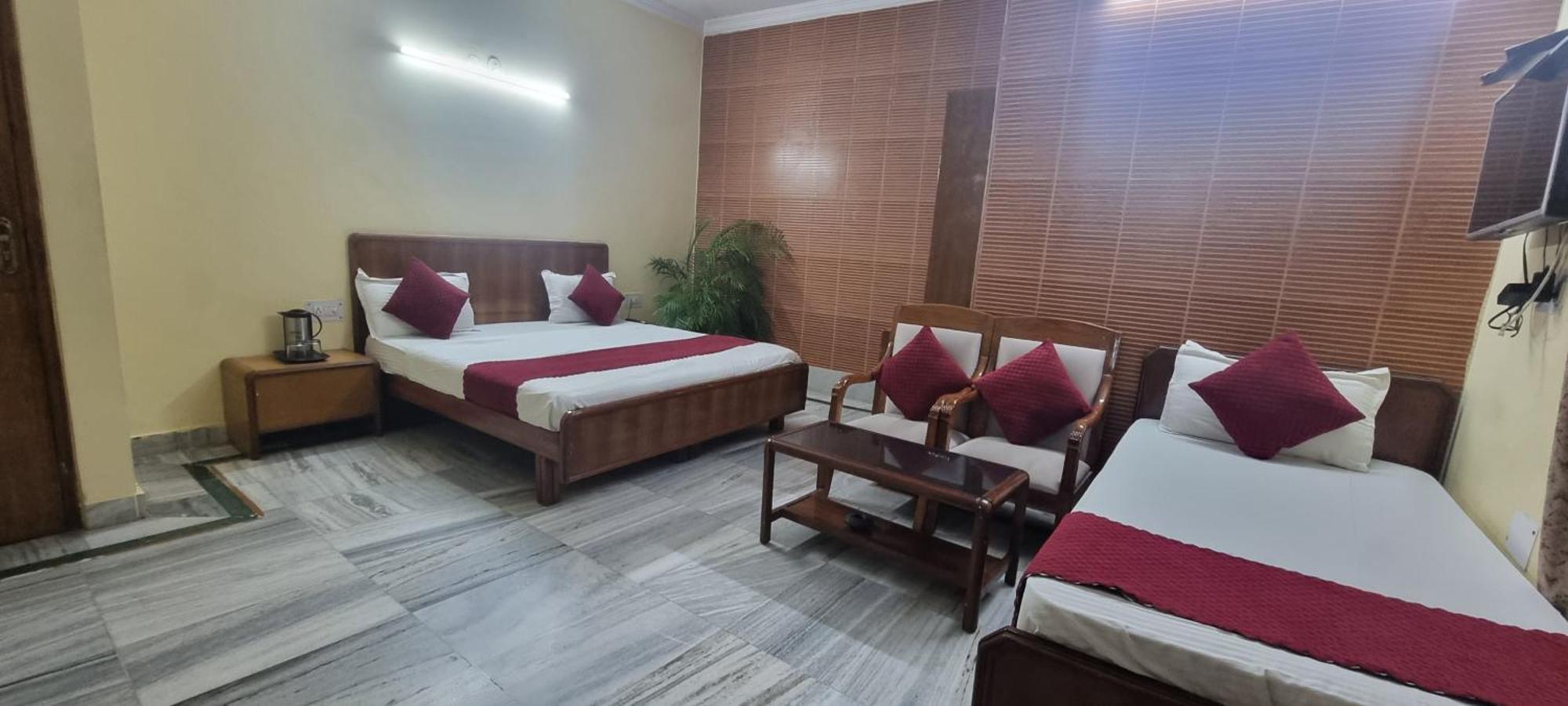 Hotel Har Ki Pauri By Around Stays Haridwār Exterior photo