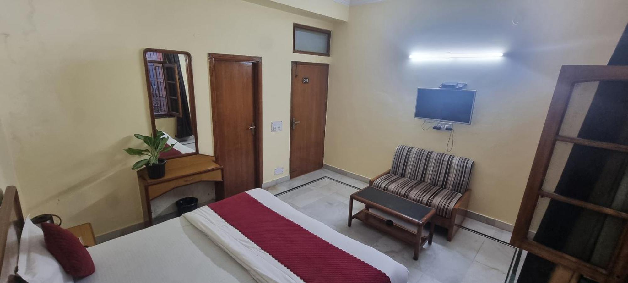 Hotel Har Ki Pauri By Around Stays Haridwār Exterior photo